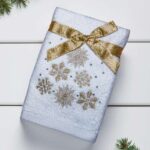 OLIMA CHRISTMAS TOWEL - SNOWFLAKES I